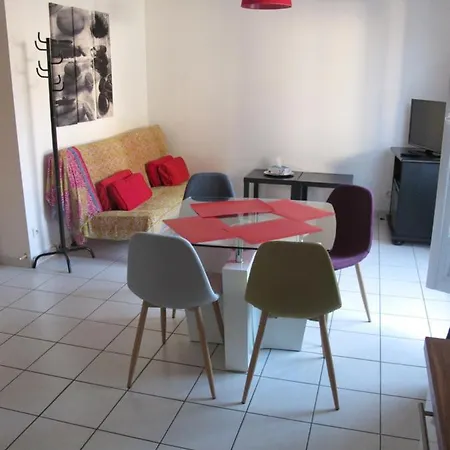 Apparte Cosy Avec Terrasse Et Parking Dinan Exterior photo